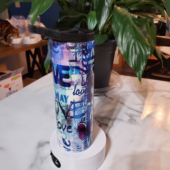 Love Graffiti Art 20oz Tumbler with duo lids 🎉sale - Picture 4 of 9